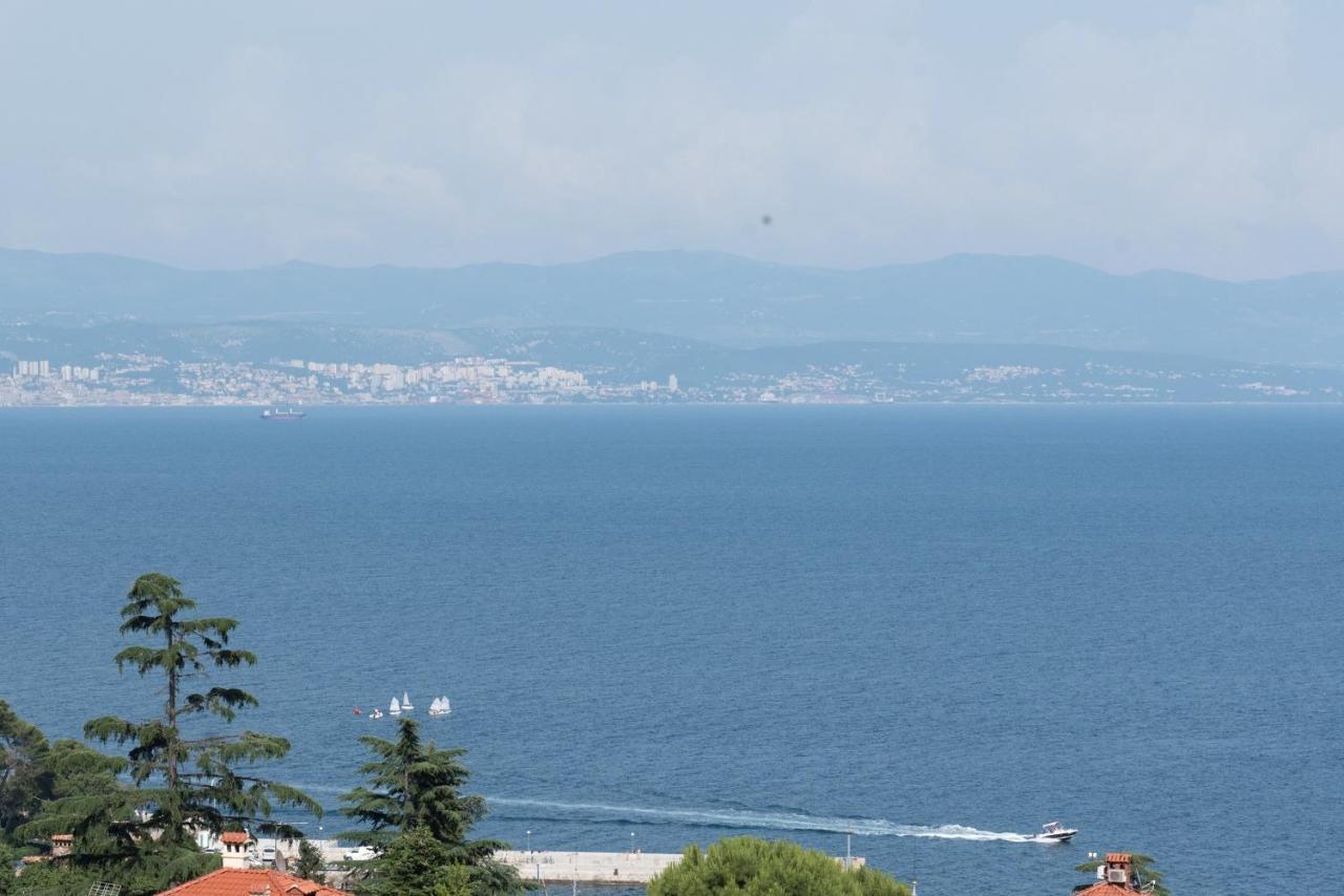 Apartments Villa Zara Ловран Экстерьер фото