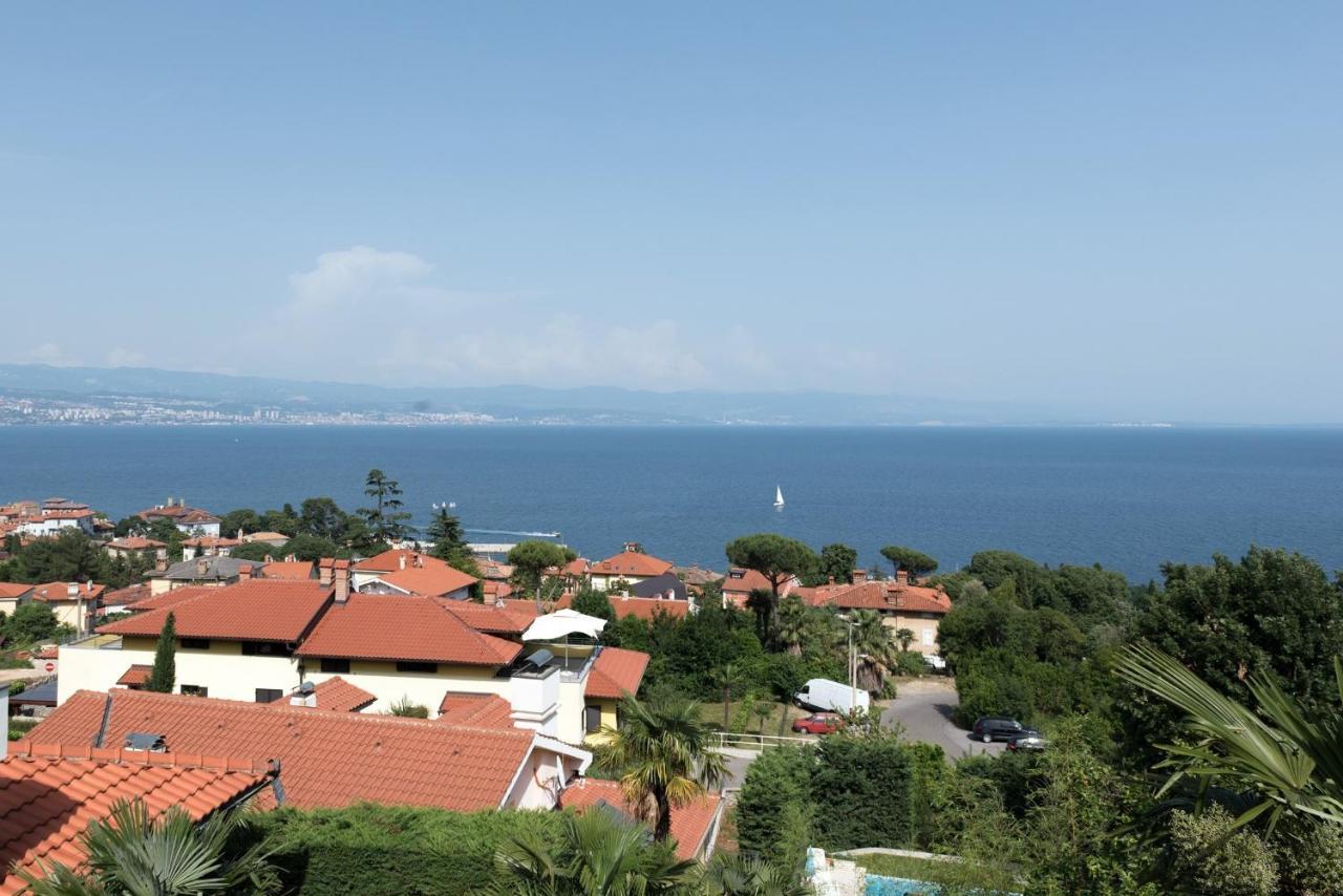 Apartments Villa Zara Ловран Экстерьер фото